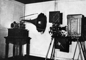An image of the kinetophone (“Edison's Kinetophone”).